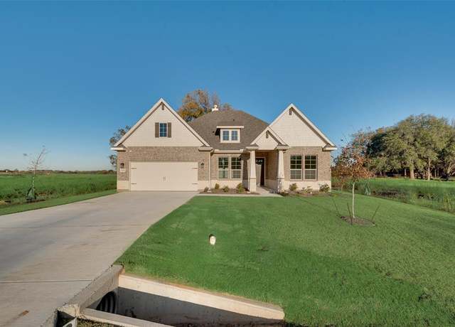 Property at 416 Guadalupe Rd, Springtown, TX 76082, 4 beds, 3 baths