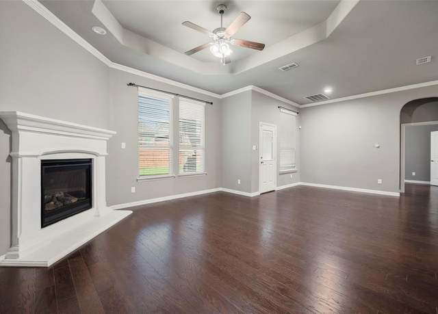 Property at 125 Mineral Point Dr, Aledo, TX 76008, 4 beds, 3 baths