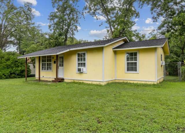 Property at 813 Pine St, Teague, TX 75860, 2 beds, 1 bath