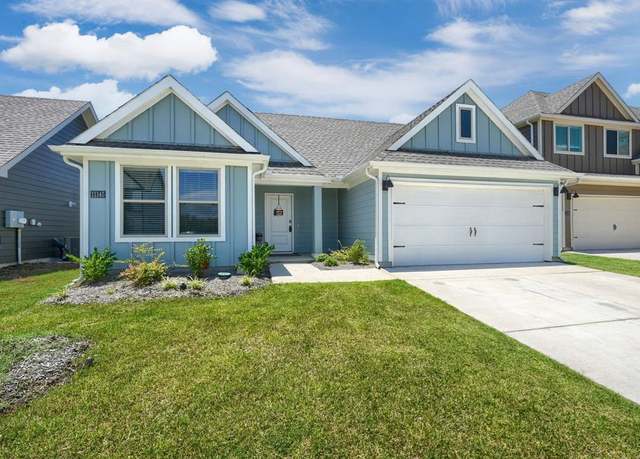 Property at 11145 E Chase Ln, Aubrey, TX 76227, 3 beds, 2 baths