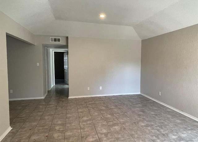 Property at 6717/6719 Loma Vista Dr, Fort Worth, TX 76133