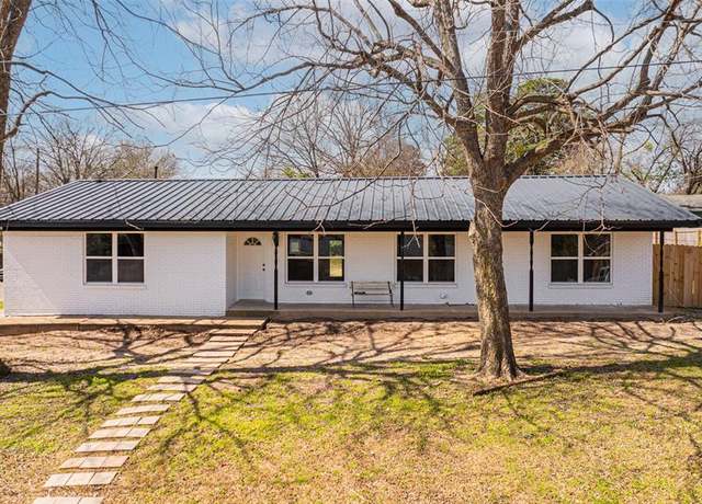 Property at 313 S Ash St, White Oak, TX 75693, 4 beds, 3 baths