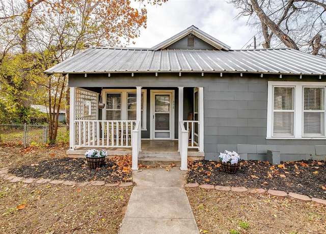 Property at 898 N Neblett St, Stephenville, TX 76401, 3 beds, 2 baths