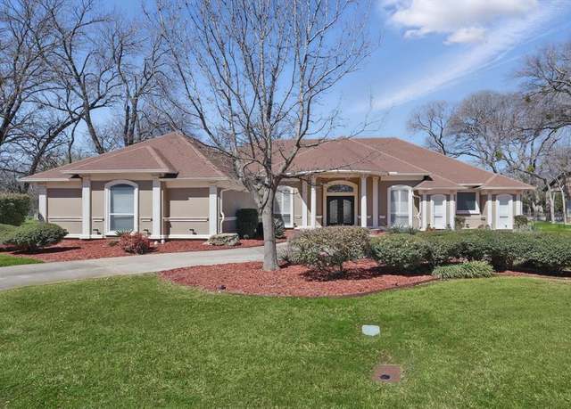 Property at 5833 Forest River Dr, Fort Worth, TX 76112, 4 beds, 3 baths