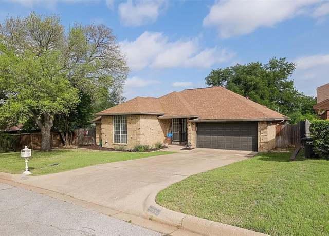 Property at 3952 Misty Meadow Dr, Fort Worth, TX 76133, 3 beds, 2 baths