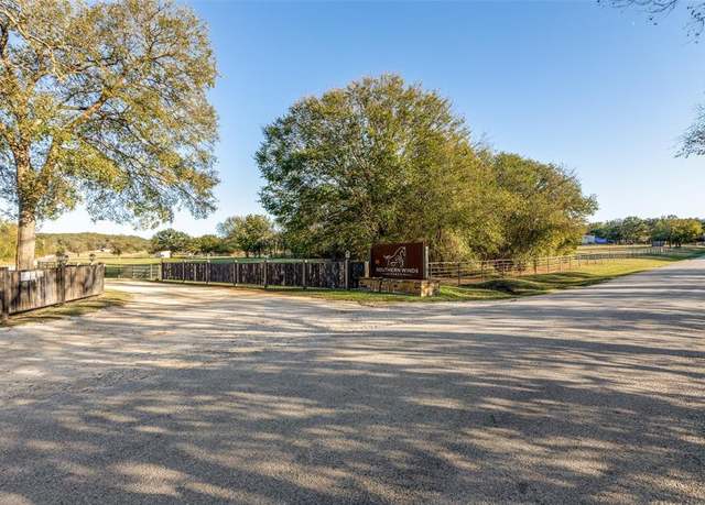 Property at 492 Prairie Grove Rd, Valley View, TX 76272, 5 beds, 5.5 baths