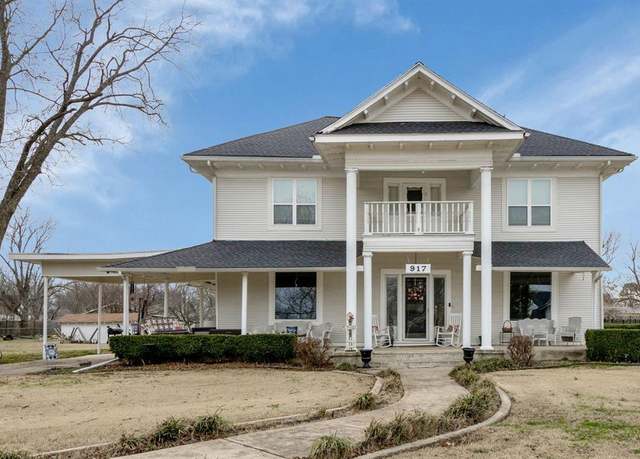 Property at 917 Wood St, Royse City, TX 75189, 4 beds, 2 baths
