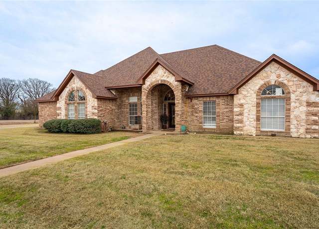 Property at 3630 Darnell Dr, Paris, TX 75462, 4 beds, 2.5 baths