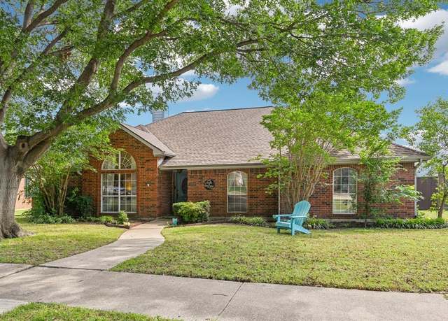 Property at 1213 Shawnee Trl, Carrollton, TX 75007, 4 beds, 2.5 baths