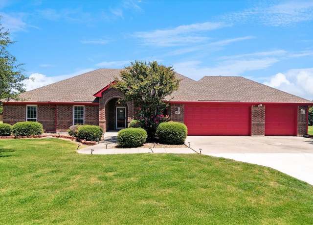 Property at 824 Rolling Meadow Dr, Lavon, TX 75166, 4 beds, 2 baths