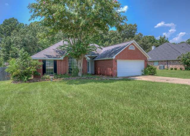 Property at 4896 Fairway Vw, Shreveport, LA 71107, 3 beds, 2 baths