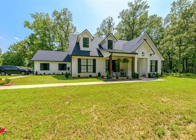 Property at 104 Juli, Benton, LA 71006, 4 beds, 3.5 baths