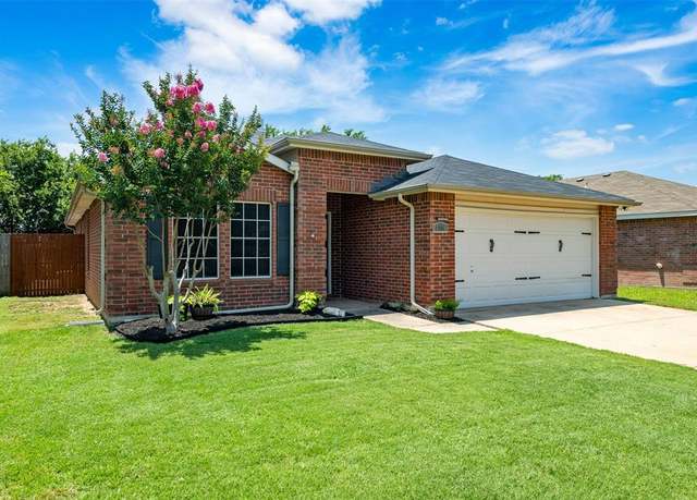 Property at 2104 Blanco Ln, Justin, TX 76247, 3 beds, 2 baths