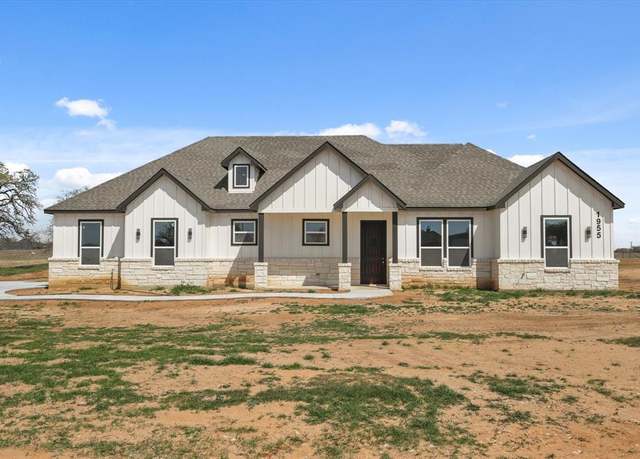 Property at 1955 Johnnie Dr, Springtown, TX 76082, 3 beds, 2.5 baths