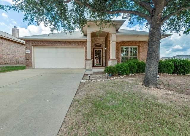 Property at 1449 Elkford Ln, Fort Worth, TX 76247, 3 beds, 2 baths