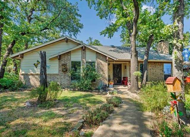 Property at 5905 Shamrock Dr, Arlington, TX 76016, 4 beds, 2 baths