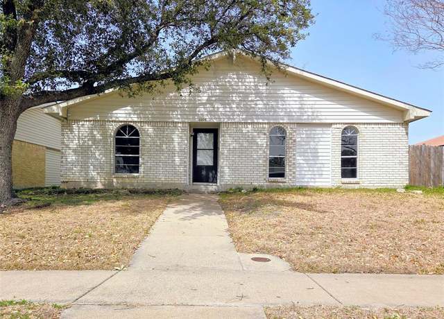 Property at 3305 Kenwood Dr, Rowlett, TX 75089, 3 beds, 2 baths