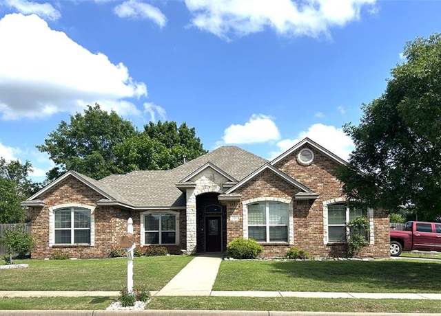 Property at 710 Wolf Creek Dr, Cleburne, TX 76033, 3 beds, 2 baths