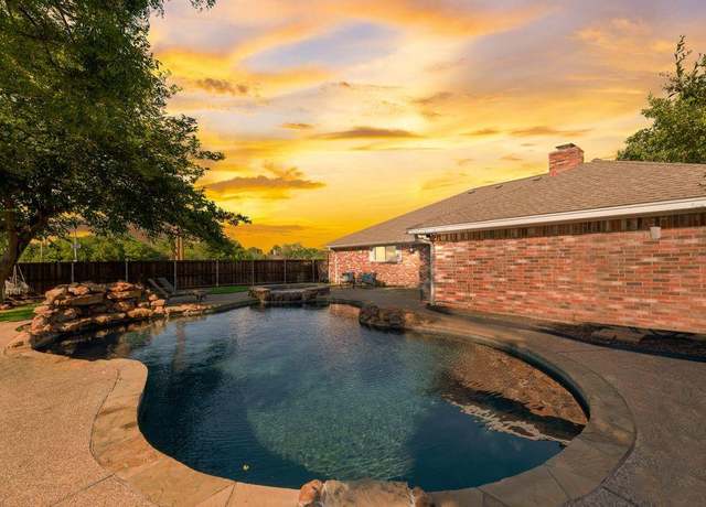 Property at 561 Medina Dr, Highland Village, TX 75077, 4 beds, 2.5 baths