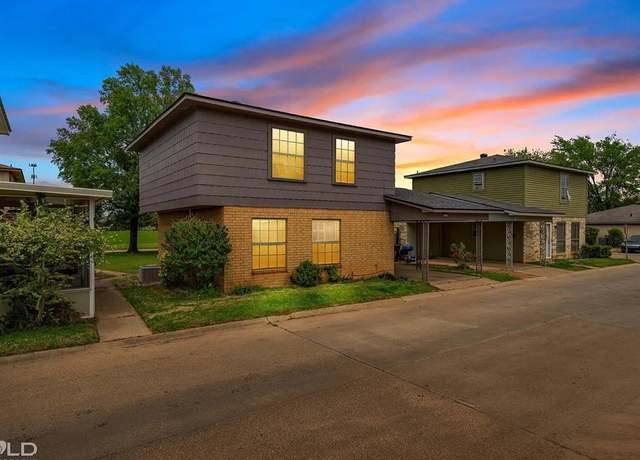 Property at 121 Carriage Sq, Bossier City, LA 71112, 2 beds, 1.5 baths