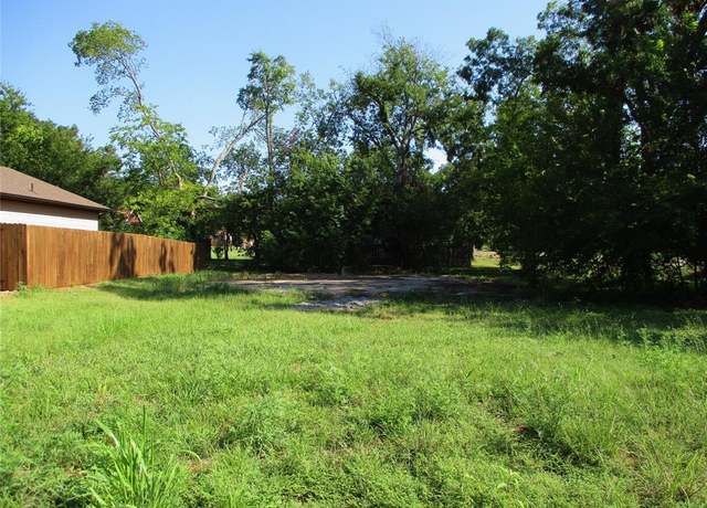 Property at 809 E 7th St, Bonham, TX 75418, 1 bed