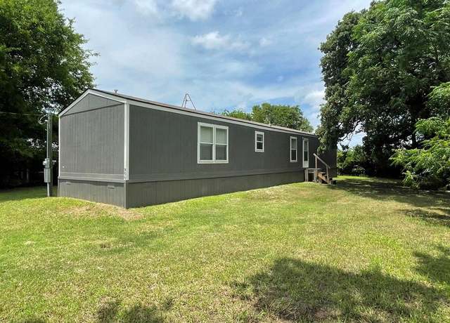 Property at 900 Quail Run, Seven Points, TX 75143, 3 beds, 2 baths