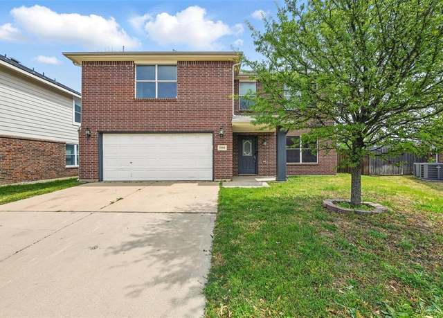 Property at 10408 Wooded Ct, Fort Worth, TX 76244, 4 beds, 2.5 baths