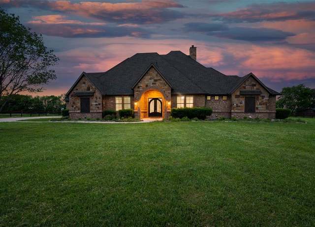 Property at 3400 N Preston Lakes Dr, Celina, TX 75009, 4 beds, 3.5 baths