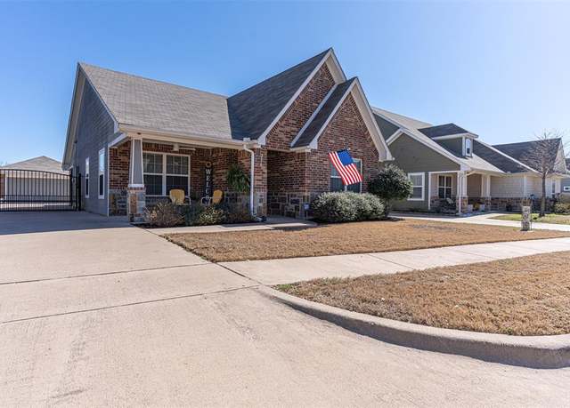 Property at 255 Tinker Trl, Burleson, TX 76028, 3 beds, 2 baths