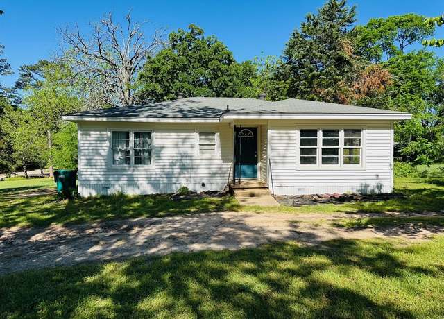 Property at 405 Walnut St, Hughes Springs, TX 75656, 2 beds, 1 bath