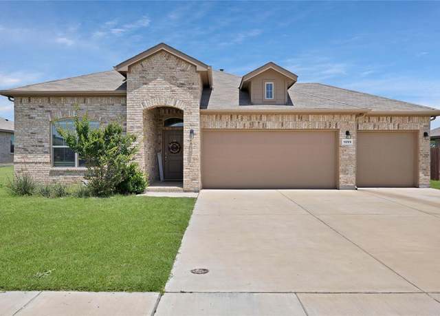 Property at 1099 Admiral Dr, Azle, TX 76020, 4 beds, 2 baths