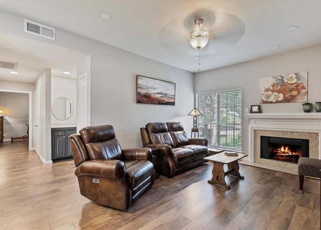 Property at 8601 Park Ln #323, Dallas, TX 75231, 2 beds, 1 bath