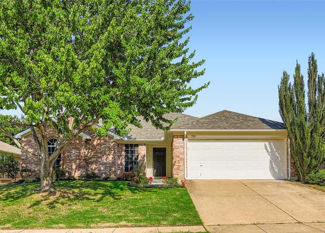 Property at 7921 Mourning Dove Dr, Arlington, TX 76002, 4 beds, 2 baths