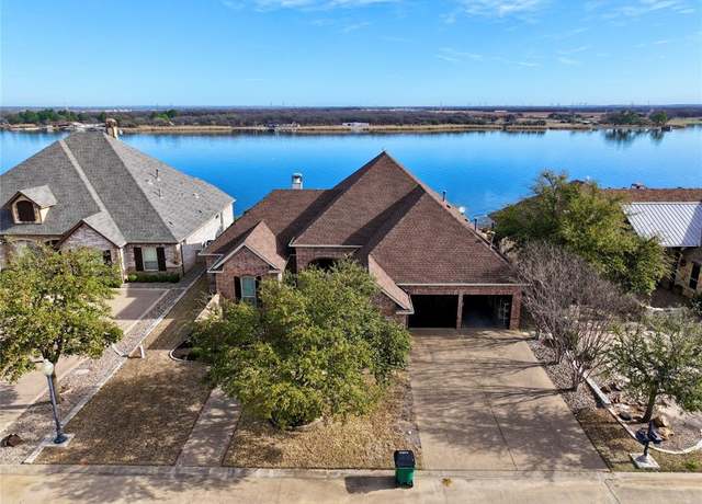 Property at 4204 Bluff View Dr, Granbury, TX 76048, 3 beds, 3.5 baths
