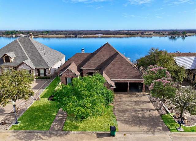 Property at 4204 Bluff View Dr, Granbury, TX 76048, 3 beds, 3.5 baths