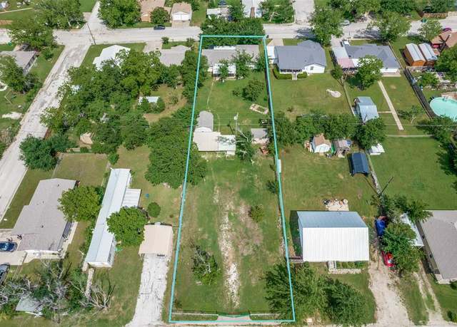 Property at 227 N 9th St, Jacksboro, TX 76458, 2 beds, 2 baths
