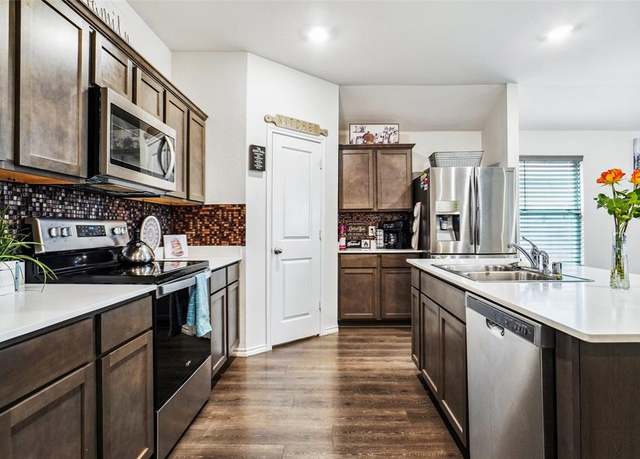 Property at 1621 Quest Bridge Rd, Lancaster, TX 75146, 4 beds, 3 baths