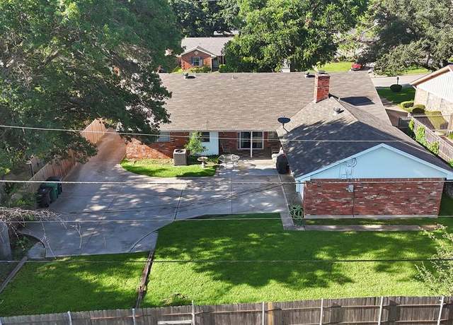 Property at 7329 Yolanda Dr, Fort Worth, TX 76112, 4 beds, 2.5 baths