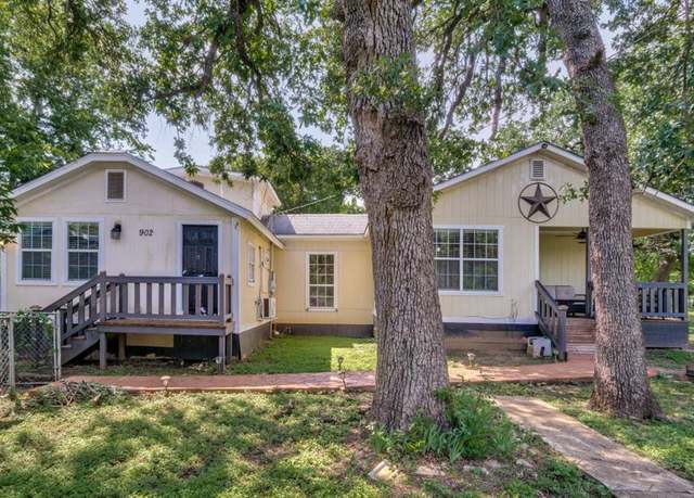 Property at 902 Travis Ave, Alvarado, TX 76009, 2 beds, 2 baths
