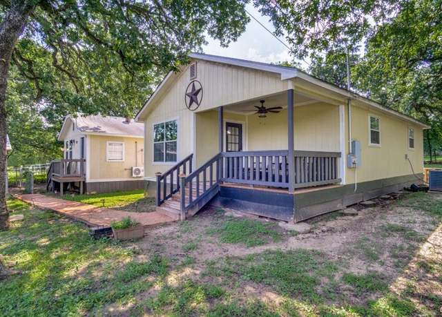 Property at 902 Travis Ave, Alvarado, TX 76009, 3 beds, 2 baths