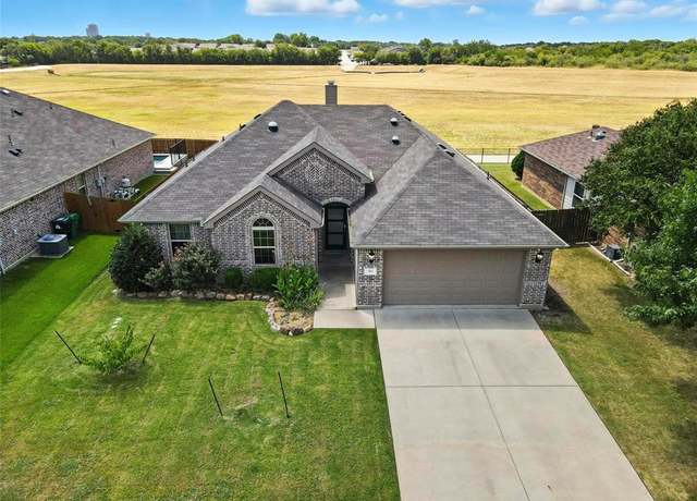 Property at 705 Meadowedge Ln, Denton, TX 76207, 3 beds, 2 baths