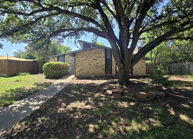 Property at 3701 Woodlawn Dr, Grand Prairie, TX 75052, 3 beds, 2 baths