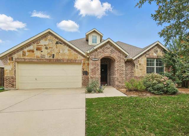 Property at 2724 Westglen Dr, Denton, TX 76207, 3 beds, 2 baths