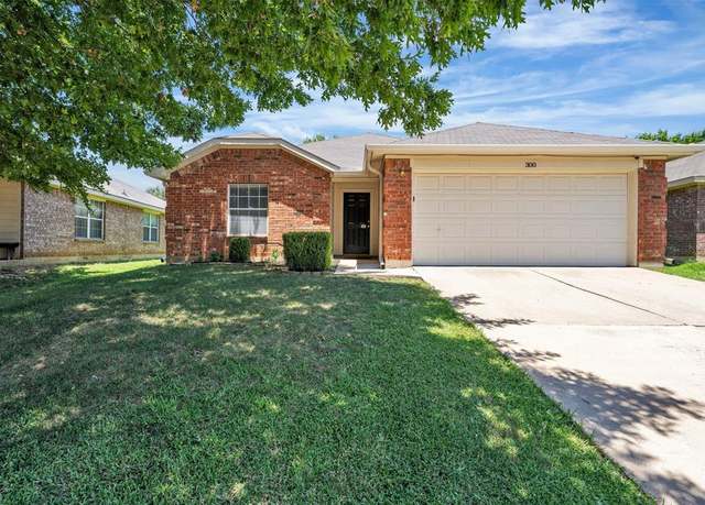 Property at 300 Elk Run Dr, Fort Worth, TX 76140, 4 beds, 2 baths