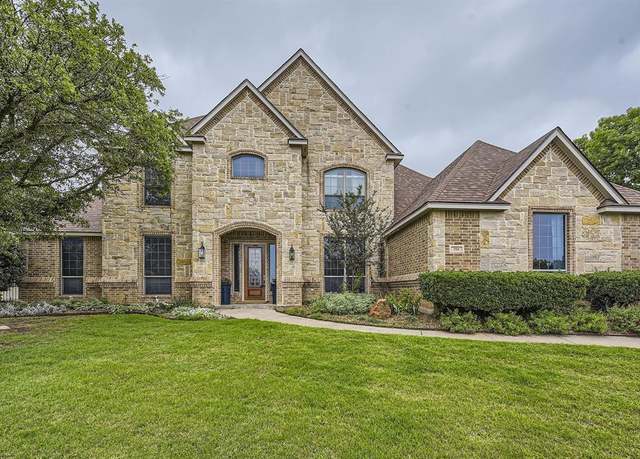 Property at 704 Flamingo Cir, Burleson, TX 76028, 4 beds, 4 baths