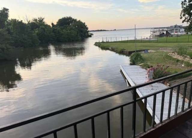 Property at 2804 Lynn Dell Dr, Tool, TX 75143, 3 beds, 3 baths
