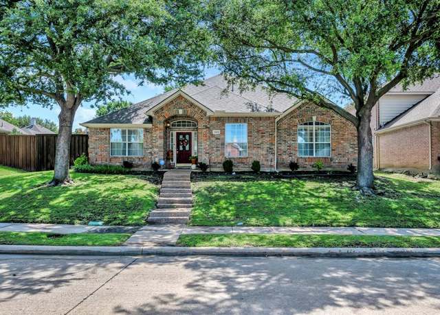 Property at 2404 Queens Ct, Carrollton, TX 75006, 3 beds, 2 baths