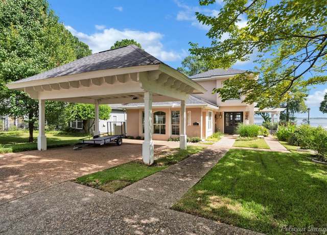 Property at 5337 S Lakeshore Dr, Shreveport, LA 71109, 4 beds, 3 baths