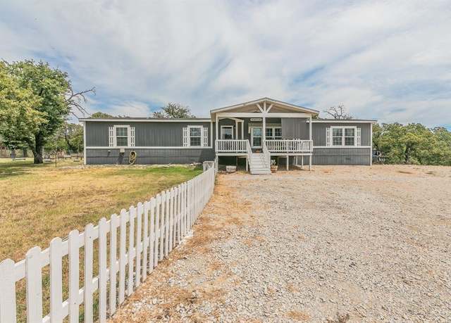 Property at 128 Deerskin Ln, Springtown, TX 76082, 5 beds, 3 baths