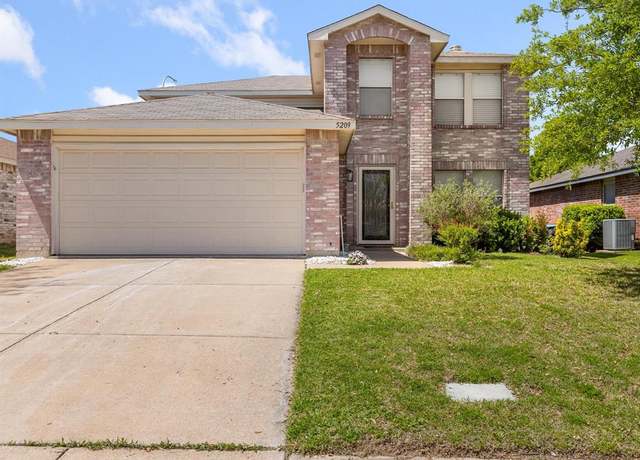 Property at 5209 Prestwick Dr, Fort Worth, TX 76135, 4 beds, 2.5 baths